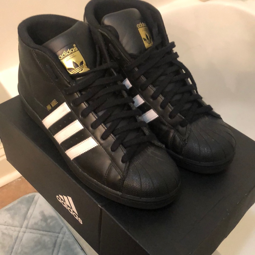Adidas superstar high top black